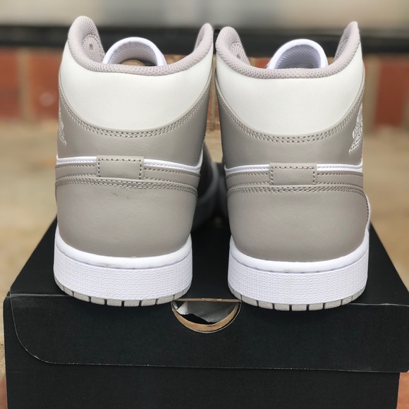 Air Jordan 1 Mid Linen (2021) Size 10 & 11 - Picture 5 of 10